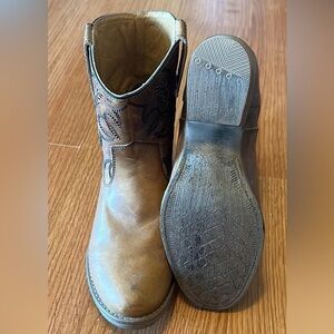 Sterling River Boot
Genuine leather. size 6.5 m.